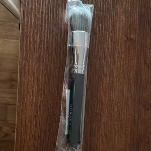 Morphe Black and Silver Brush